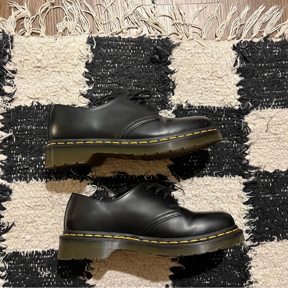 doc martens oxfords size 7 - Picture 3 of 5